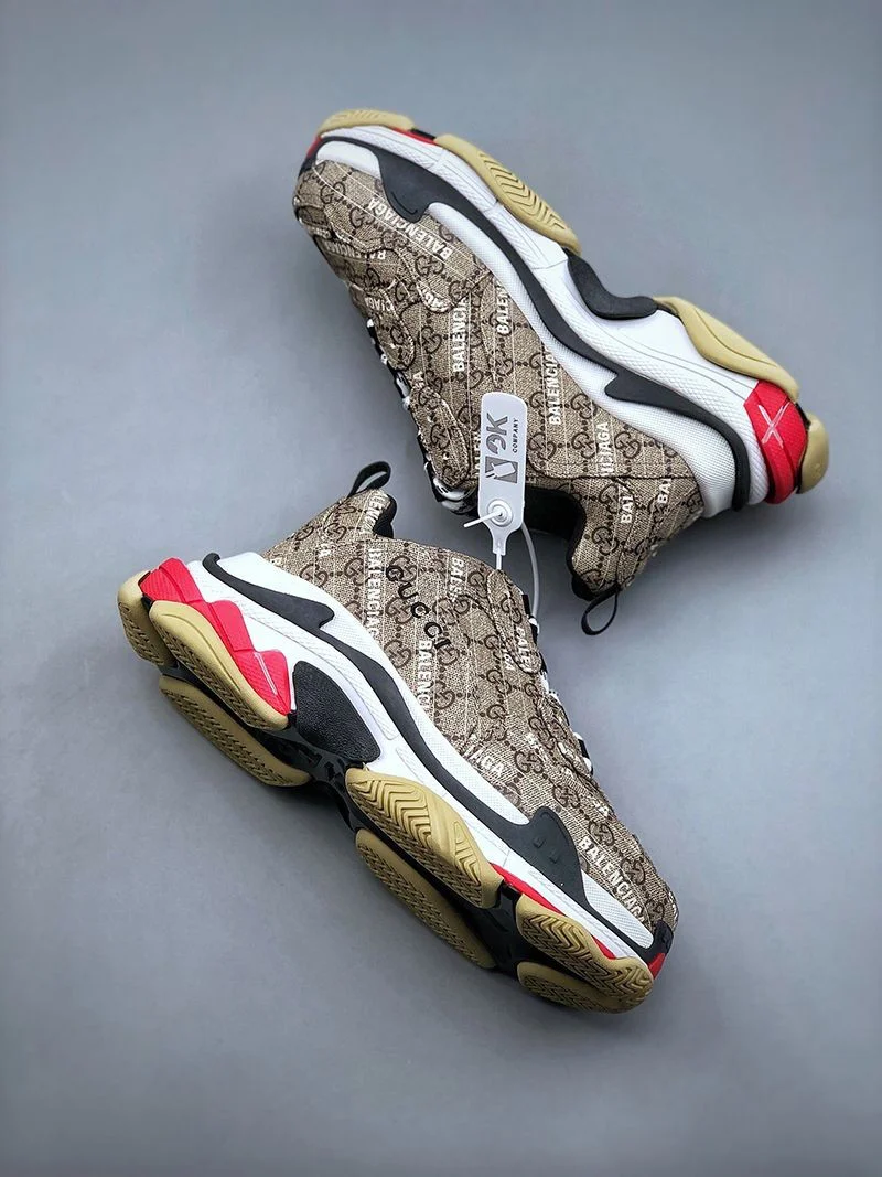 ☆超人気☆グッチ バレンシアガ 偽物 ザ ハッカー プロジェクト Triple S スニーカー 677192ULZ109795